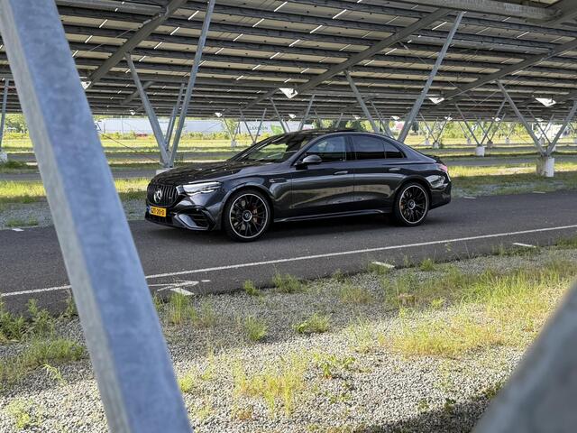 Mercedes-Benz E-KLASSE AMG 53 4MATIC+ | Night | AMG Drivers pakket | AMG Dynamic plus pakket | Panoramadak | Carbon interieur | Massagestoelen | Burmester | Trekhaak |