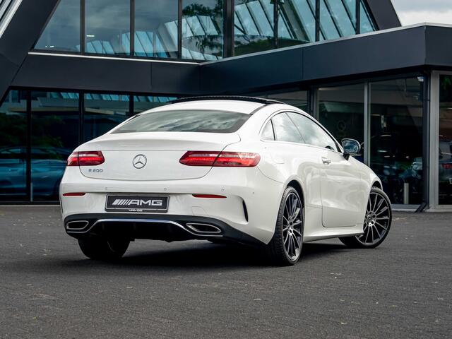 Mercedes-Benz E-KLASSE Coupé E 200 AMG Line | Pano | Leer | Widescreen | 20 Inch