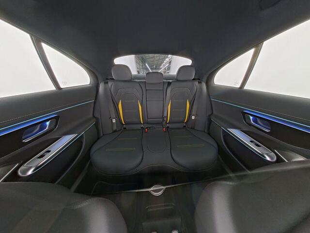 Mercedes-Benz E-KLASSE AMG 53 4MATIC+ | AMG Performance stoelen | MBUX Superscreen | AMG Driver's Package | Head-Up Display