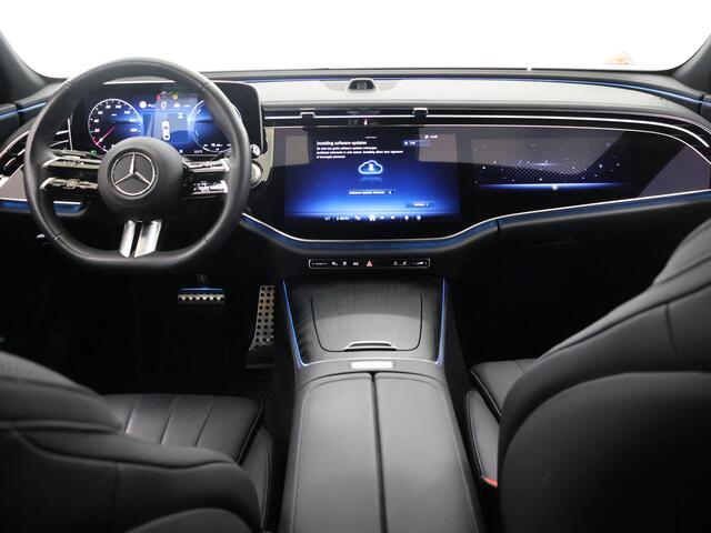 Mercedes-Benz E-KLASSE 300 e Sport Edition | AMG | Burmester | Trekhaak | Hyperscreen | Night | Multispaaks lichtmetalen velgen | Memory | Digital Light | Verlichte grill |