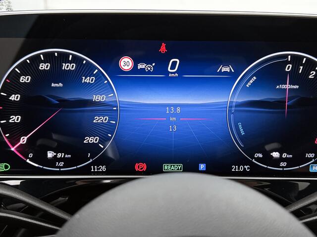 Mercedes-Benz E-KLASSE 300 e Business Solution AMG | Premium pakket | Winterpakket | Nightpakket | Leder pakket | USB-pakket Plus | Trekhaak | Panoramaschuifdak | 360° camera | Burmester® 4D surround sound | 20-inch Multispaak AMG velgen | GUARD 360° |