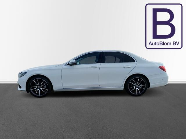 Mercedes-Benz E-KLASSE 200 Premium /Prachtige auto!/Sfeerverlichting/Camera/