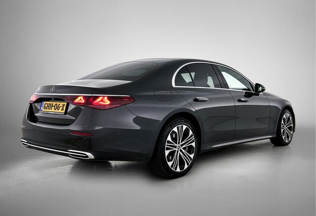 Mercedes-Benz E-KLASSE 300 e Luxury Line | Distronic | 360°-camera | Sfeerverlichting | Keyless Go |Stuur en Stoelverwarmng / Ventilatie | Inclusief 24 maanden Mercedes-Benz Certified garantie voor Europa.