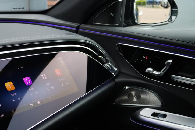 Mercedes-Benz E-estate 300 e AMG Line Aut9 | Hyperscreen | Distronic | Burmester | Memory | Verwarmd Stuurwiel | Digital Light | Keyless Go | Zonweringspakket | Augmented Reality |