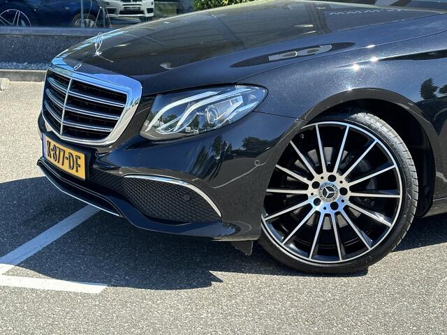 Mercedes-Benz E-estate 200 Premium Luxury l Panorama dak l Massage l Camera l Memorypakket l Stoelverwarming l Sfeerverlichting l Elek Trekhaak l l Elektrische achterklep l Led High Performance l Apple carplay l Dodehoekpakket I COMAND I DAB I Spiegelpakket I