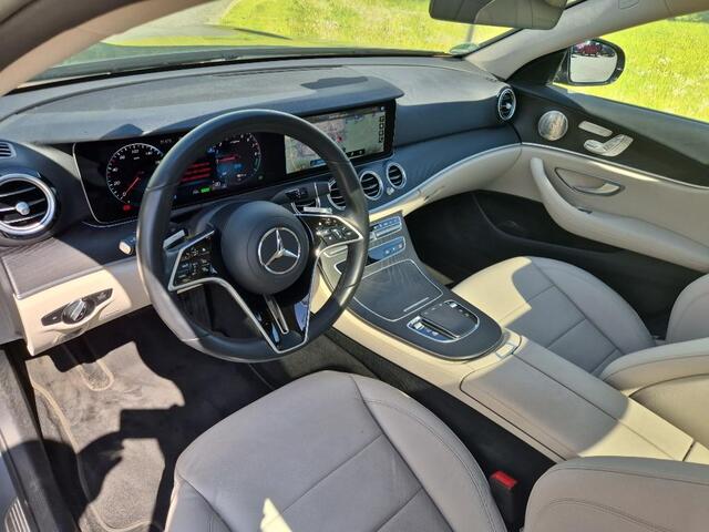 Mercedes-Benz E-estate 300 e Business Solution Luxury 18"/Panoramadak/Elektrische stoelen + memory/Keyless/360 camera/DISTRONIC PLUS/Dodehoek/Burmester/Apple Carplay & Android Auto