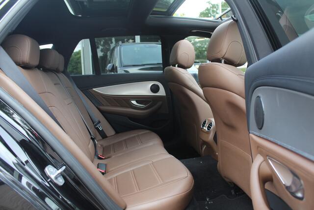 Mercedes-Benz E-estate AMG 43 4MATIC Premium Plus / Panoramadak / 360Camera / Leder / Memory seats / 19'' / Luchtvering / Navigatie / Stoelverwarming