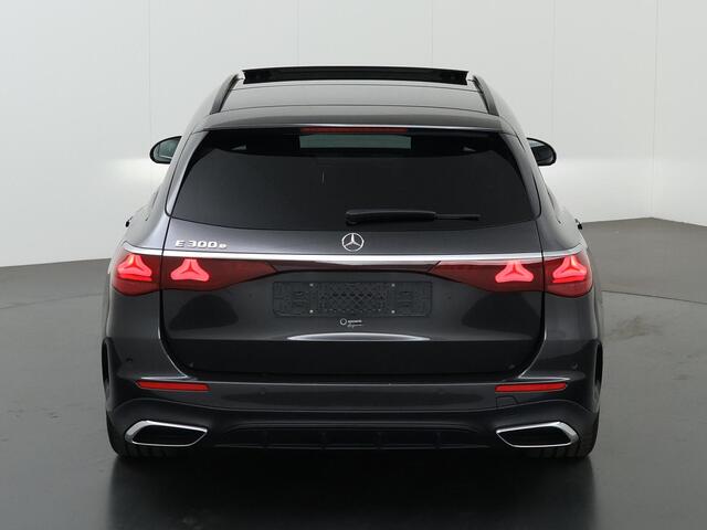 Mercedes-Benz E-estate 300 e AMG Line | Rij assistentie | Panoramadak | Burmester 4D | Night | Head up | Trekhaak | Keyless |