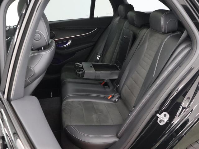 Mercedes-Benz E-estate 300e AMG Line Mercedes-Benz E-klasse Estate 300 e AMG Line | Night | Panoramadak | Lederen bekleding | Widescreen | Sfeerverlichting | Stoelverwarming |