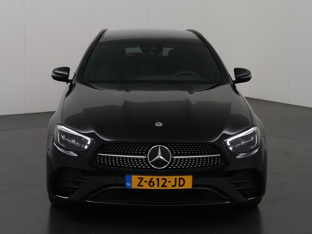 Mercedes-Benz E-estate 300e AMG Line Mercedes-Benz E-klasse Estate 300 e AMG Line | Night | Panoramadak | Lederen bekleding | Widescreen | Sfeerverlichting | Stoelverwarming |