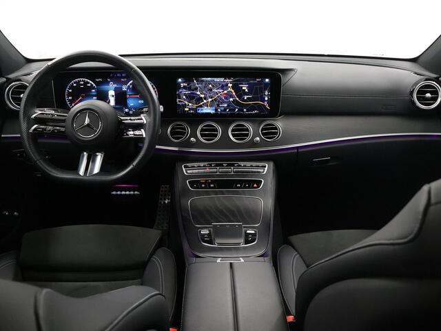 Mercedes-Benz E-estate 300e AMG Line Mercedes-Benz E-klasse Estate 300 e AMG Line | Night | Panoramadak | Lederen bekleding | Widescreen | Sfeerverlichting | Stoelverwarming |