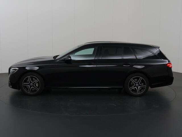 Mercedes-Benz E-estate 300e AMG Line Mercedes-Benz E-klasse Estate 300 e AMG Line | Night | Panoramadak | Lederen bekleding | Widescreen | Sfeerverlichting | Stoelverwarming |