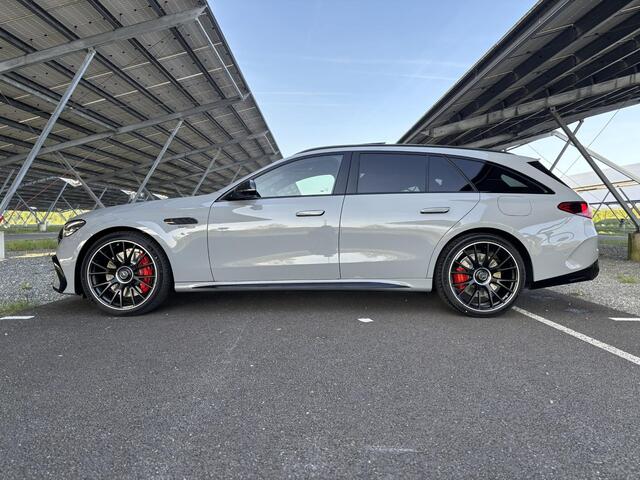 Mercedes-Benz E-estate AMG 53 4MATIC+ Night Edition | Carbon interieur + exterieur | AMG performance stoelen | AMG Dynamic plus pakket | Panoramadak | Rijassistentiepakket + | Trekhaak | Stoelverwarming/ventilatie | Superscreen |