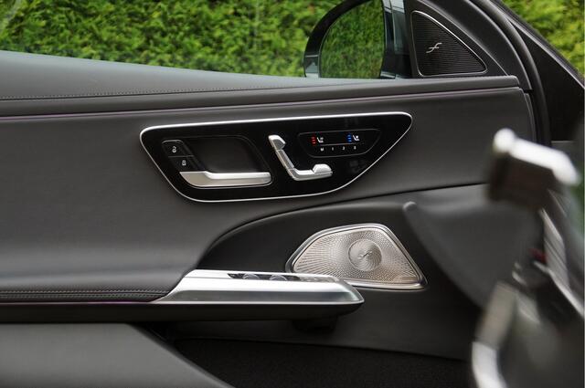 Mercedes-Benz E-estate E 300 e AMG Line | Luchtvering Hyperscreen Pano Head-Up Trekhaak Burmester 4D
