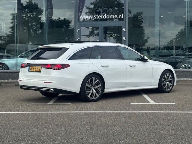 Mercedes-Benz E-estate 300 e Avantgarde l Panoramadak l Burmester l Distronic l Niveauregeling l MBUX l DIGITAL LIGHT l 360 gr Camera l Distronic l Keyless Go l Winterpakket l Apple & Android auto l Memory pakket l Stoelverwarming l