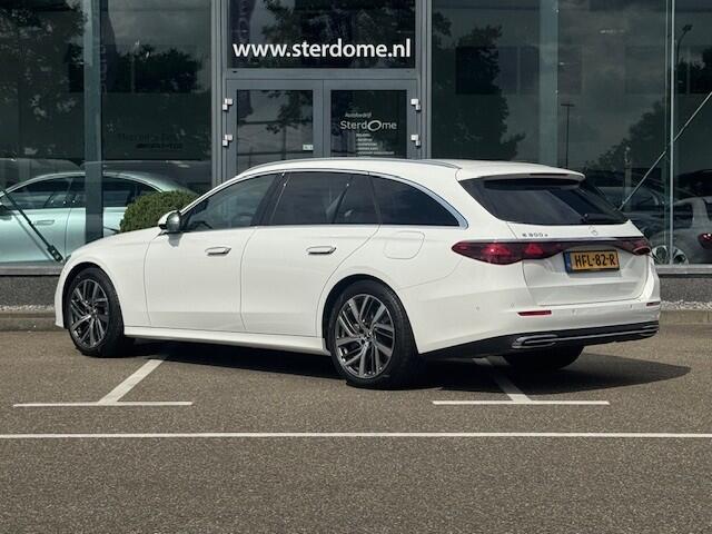 Mercedes-Benz E-estate 300 e Avantgarde l Panoramadak l Burmester l Distronic l Niveauregeling l MBUX l DIGITAL LIGHT l 360 gr Camera l Distronic l Keyless Go l Winterpakket l Apple & Android auto l Memory pakket l Stoelverwarming l