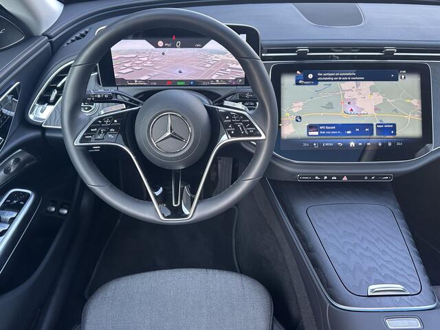 Mercedes-Benz E-estate 300 e Avantgarde l Panoramadak l Burmester l Distronic l Niveauregeling l MBUX l DIGITAL LIGHT l 360 gr Camera l Distronic l Keyless Go l Winterpakket l Apple & Android auto l Memory pakket l Stoelverwarming l