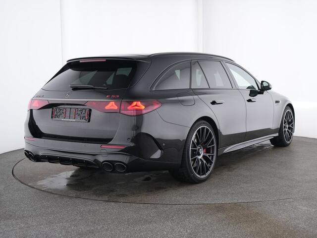 Mercedes-Benz E-estate Mercedes-AMG 53 4MATIC+ AMG DYNAMIC PLUS Pakket | 21 Inch AMG Velgen | Panorama Schuif-Kanteldak | AMG Driver's Package | Trekhaak | Burmester® . Inclusief 48 maanden MB Certified garantie voor Europa.