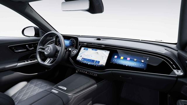 Mercedes-Benz E-estate 300 de AMG Line | Nieuwprijs 104.458 | Leder pakket | Superscreen | Panoramadak | Trekhaak | Night pakket | Winter pakket |