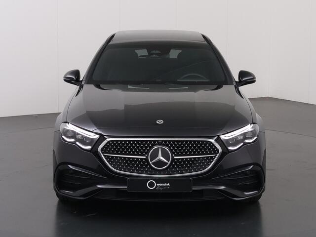 Mercedes-Benz E-estate 300 e AMG Line | Night | Panoramadak | Trekhaak | Superscreen | Burmester | Winter pakket |