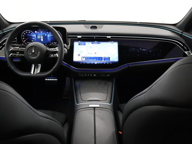 Mercedes-Benz E-estate 300 e AMG Line | Night | Panoramadak | Trekhaak | Superscreen | Burmester | Winter pakket |