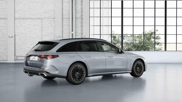 Mercedes-Benz E-estate 300e Sport Edition | Panoramaschuifdak | Premium pakket | Night | Trekhaak | 360° camera | Widescreen | Dodehoekassistent |