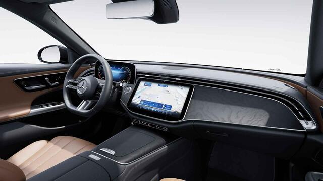 Mercedes-Benz E-estate 300 e AMG Line | Bruin interieur | AMG | Trekhaak elektrisch | Rij assistentiepakket |