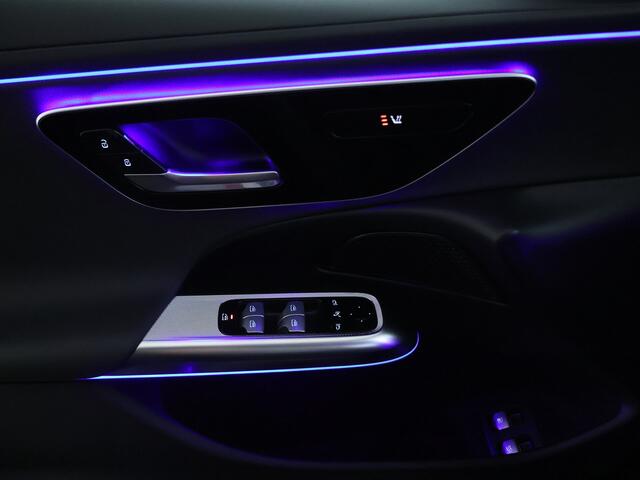 Mercedes-Benz E-estate 300e Luxury-Line | Distronic | Stoel en Stuurverwarming | Led koplampen | Achteruitrijcamera | Apple CarPlay | Inclusief 24 maanden MB Certified garantie voor Europa.