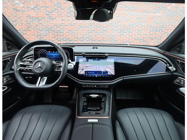 Mercedes-Benz E-estate 300e | Pas. Display - Pano - Trekhaak - Burmester