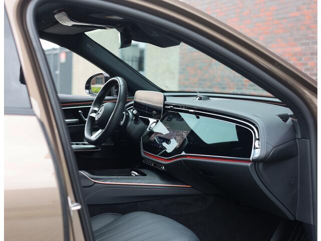 Mercedes-Benz E-estate 300e | Pas. Display - Pano - Trekhaak - Burmester