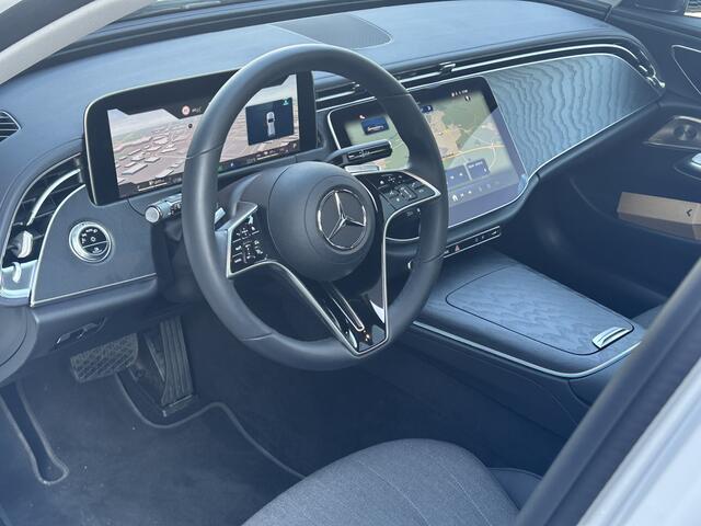 Mercedes-Benz E-estate 300 e Avantgarde l Panoramadak l Burmester l DISTRONIC plus l Niveauregeling l DIGITAL LIGHT l 360 gr Camera l Winterpakket l Apple & Android auto l Memory pakket l Stoelverwarming l