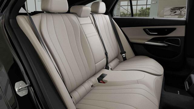 Mercedes-Benz E-estate 300 e AMG Line | Luchtvering | Superscreen | Rij assistentiepakket | Trekhaak | Burmester |