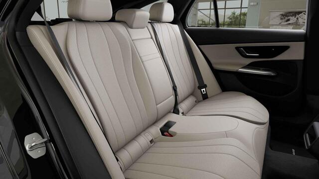 Mercedes-Benz E-estate 300 e AMG Line | Superscreen | Beige interieur | Massage | Head up | 20 inch | Trekhaak |