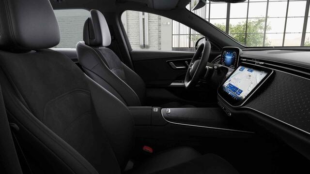 Mercedes-Benz E-estate 300 e AMG Line | Premium pakket | Head up display | 20 inch | Panoramadak | Trekhaak | Night pakket | Verlichte grille |