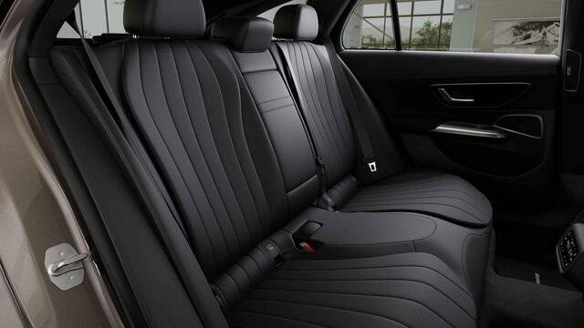 Mercedes-Benz E-estate 300 e AMG Line | Nieuwprijs 104238 euro | Superscreen | Premium plus | Rij assistentie | Massage | Head up display |