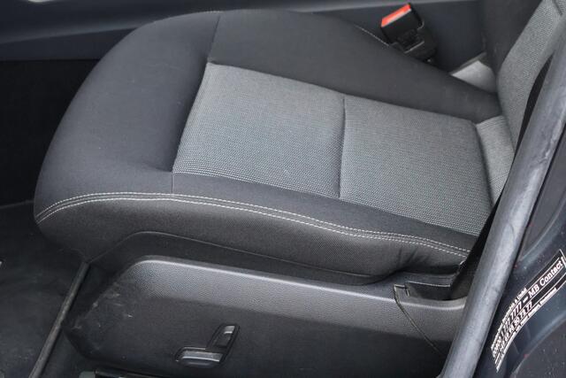 Mercedes-Benz E-estate 200 Ambition Elegance l Airconditoning l Afneembare trekhaak l LED adaptief l Stoelverwarming l Spiegelpakket l Tempomaat l Parkeersensoren l Alarm klasse 3 SCM l Radio Audio 20 APS l