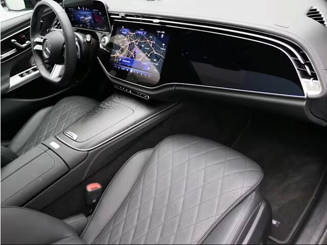 Mercedes-Benz E-estate 300 e Sport Edition AMG Line | Panorama Schuif-Kanteldak | Distronic | Memory Voor Stoelen | Burmester® | Alarm | Lederen Bekleding. Inclusief 24 maanden MB Certified garantie voor Europa.