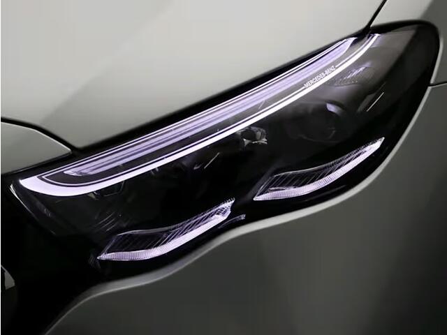 Mercedes-Benz E-estate 300 e Sport Edition AMG Line | Panorama Schuif-Kanteldak | Distronic | Memory Voor Stoelen | Burmester® | Alarm | Lederen Bekleding. Inclusief 24 maanden MB Certified garantie voor Europa.