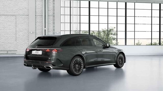 Mercedes-Benz E-estate 300 e AMG Line | Superscreen | Head up display | Panoramadak | Trekhaak | Verlichte grille | Winter pakket |