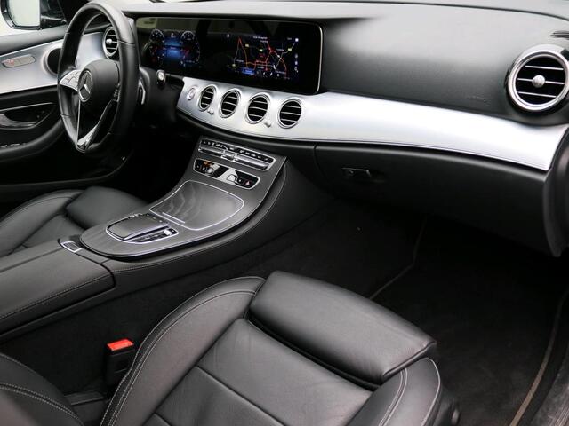 Mercedes-Benz E-estate 200 Business Solution Panoramadak | Leder | Dode Hoek Ass | Alarm | Sfeerverlichting | Parkeerpakket met Camera | Inclusief 24 maanden Mercedes-Benz Certified garantie voor Europa.