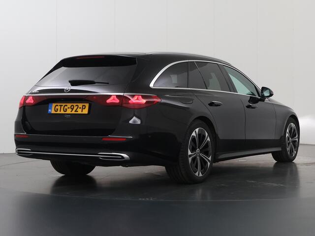 Mercedes-Benz E-estate 300e Luxury Line | Trekhaak | Keyless | Getint glas | Winter pakket | Zonne rollo | 19" lichtmetalen velgen | Achterbank verwarming |