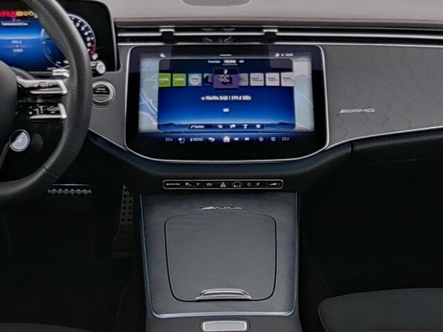 Mercedes-Benz E-estate Mercedes-AMG 53 4MATIC+ AMG DYNAMIC PLUS Paket | Panorama Schuif-Kanteldak | Trekhaak | AMG Night 1+2 | DC lader | 21 Inch AMG Velgen. Inclusief 24 maanden MB Certified garantie voor Europa.