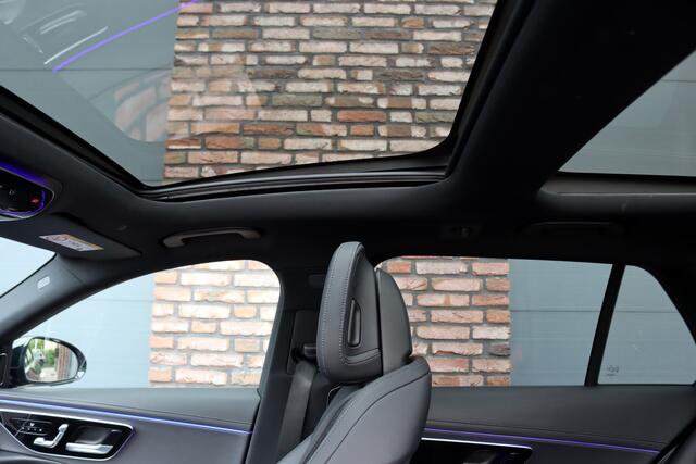 Mercedes-Benz E-estate 300 e AMG Line | Hyperscreen | Distronic+ | Burmester | Panoramadak | Digital Light | Surround Camera | HUD | 3D-Display | Verwarmd Stuurwiel | Keyless-Go |