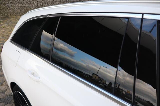 Mercedes-Benz E-estate 300 AMG | Plug in Hybride | Stoelverwarming | Trekhaak | Panoram