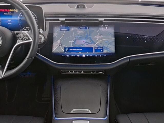 Mercedes-Benz E-estate 300 e Plug-In Hybride Trekhaak | Luchtvering/Airmatic | MBUX Superscreen | Distronic | Ledkoplampen | Keyless-Go. Inclusief 24 maanden MB Certified garantie voor Europa.