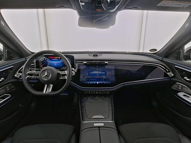 Mercedes-Benz E-estate 300 e AMG Plug-In Hybride AMG Line | Night Pakket | MBUX Superscreen | Luchtvering/Airmatic | Pamorama Schuif-Kanteldak. Inclusief 24 maanden MB Certified garantie voor Europa.