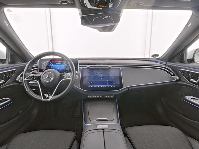 Mercedes-Benz E-estate 300 e AMG Plug-In Hybride Trekhaak | Rijassistentiepakket plus | Parkeerpakket met 360°-camera | Distronic | Sfeerverlichting. Inclusief 24 maanden MB Certified garantie voor Europa.