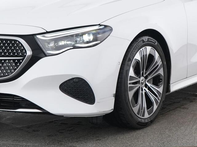 Mercedes-Benz E-estate 300 e AMG Plug-In Hybride Trekhaak | Rijassistentiepakket plus | Parkeerpakket met 360°-camera | Distronic | Sfeerverlichting. Inclusief 24 maanden MB Certified garantie voor Europa.
