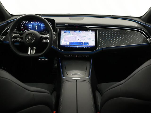 Mercedes-Benz E-estate 300 e AMG Line | Panoramadak | Burmester 4D | Trekhaak | Night pakket | Winter pakket |