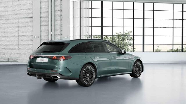 Mercedes-Benz E-estate 300 e AMG Line | Premium plus | Rij assistentie pakket plus | Nieuwprijs 100.549 euro | Superscreen | Night | Trekhaak | Winter pakket |